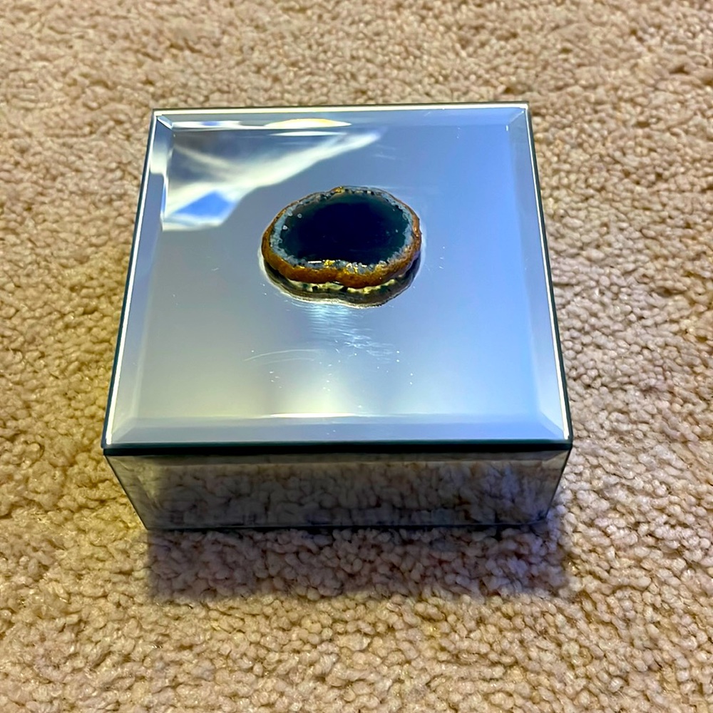 cute little box all sides mirror